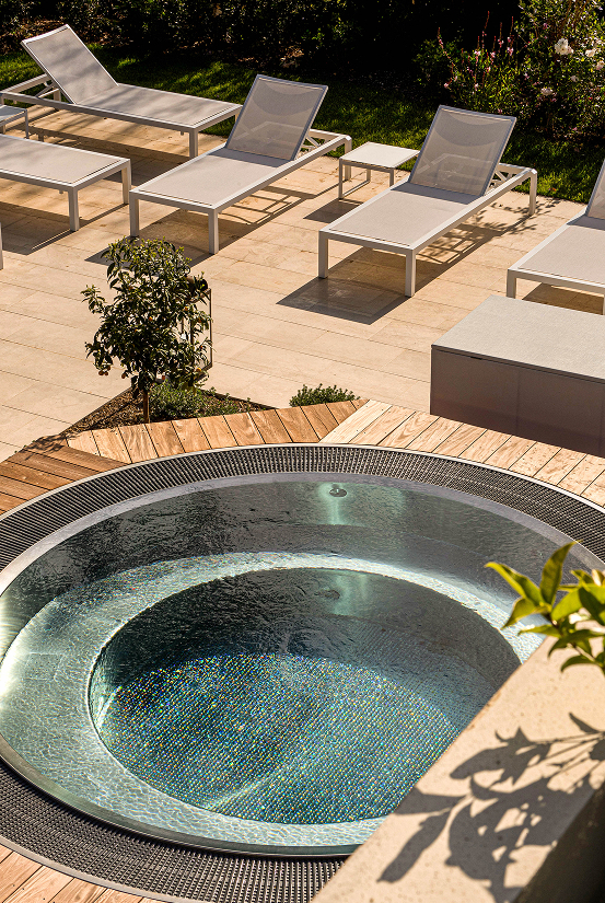 jacuzzi mas de pierre