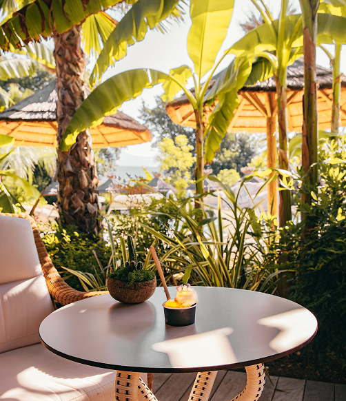restaurant avec piscine​